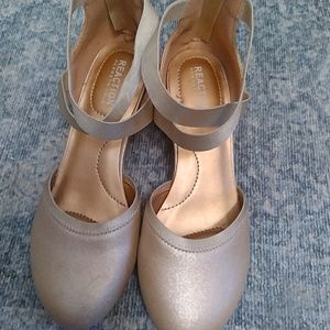 Kenneth Cole womans Heels